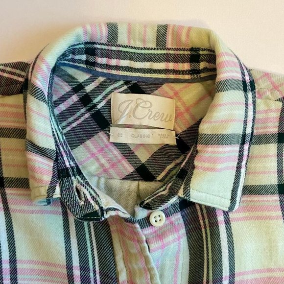 🆕 J. Crew Womens's Plaid Classic-Fit Flannel Shirt in Soft Mint Tartan - Picture 5 of 11